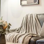 Eq Tower 1Br Apt Unbeatable Location Free Parking #Eq34