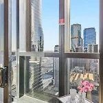 Modern 2Br On Collins Skyline Views & Parking