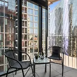 Stunning Apartment At Marvel Stadium With Parking & Amenities