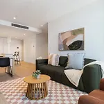 Stunning City And Bay Views Apt With Pool & Gym!