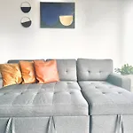 24Th Floor Beauty 2Br Southbankpoolgymparking