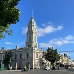 Spacious And Bright 2Bdr Next To Qvm In Cbd, Parking