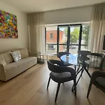 Spacious And Bright 2Bdr Next To Qvm In Cbd, Parking