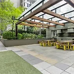 Comfy 2Br, Skyhigh Views, Pool And Gym