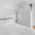 Cozy 1Br Stay In South Yarra With Parking & Wi-Fi