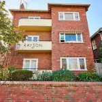 Cozy 1-Bedroom Retreat In St Kilda