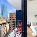Melbourne Cbd Apt With A C Balcony & Pool