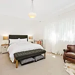 Stylish Apartment, Malvern East