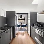 South Yarra Luxe - Spacious Townhouse & Parking