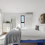 South Yarra Luxe - Spacious Townhouse & Parking