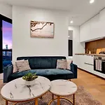 49Th Floor City Escape With Stunning Views