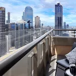 Skyline Oasis Apartment With Balcony In Lonsdale