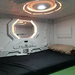 Abbotsford Private Rooms & Pods - 15 Charles Homestay