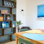 Heritage Hideaway - Refurbished Flinders St Gem