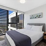 Elegant Inner-West 2-Bed With City Views & Pool