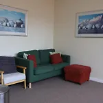 Cozy North Melbourne Apartmentcozy North Melbourne Apartment, Close To Transport, Hospitals & Parks