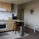 Cozy North Melbourne Apartmentcozy North Melbourne Apartment, Close To Transport, Hospitals & Parks