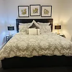 Cbd Boutique 2Br With Terrace