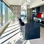 Luxury Duplex-Penthouse Near Casino Mcec & Mcg