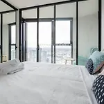 1Br Central Cbd High Rise Unit!