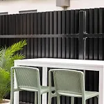Docker Street Apartments By Urban Rest