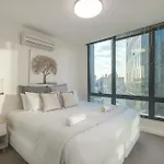 Melbourne City Three Br Apt With High Level View