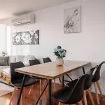 Melbourne City Three Br Apt With High Level View