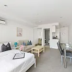 A Cozy Studio Only A 4-Min Walk To Victoria Market