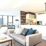 Top Cbd Skyline Luxury 2 Beds, 2 Baths Free Parking