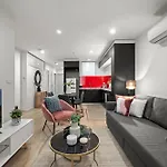 Wow Apartment On Sutherland