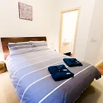 Flinders Lane Superior Studio Apartment