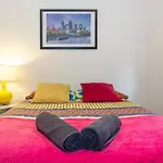 2 Bd Central Melbourne Apartment
