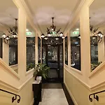 Staycentral - Little Collins Cbd