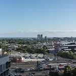 Southbank 2 Bed Apartment With View Next To Crown