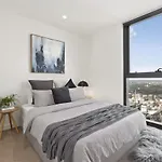 Luxuria Apartments - Eq Tower