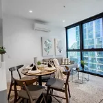 Cozy Apt With City Views Next To Meblourne Central