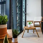 Roomerang At Avant 28