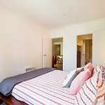 Naomi, 2Bdr South Melbourne Apartment