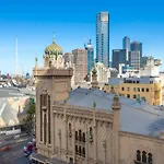 Oliver Stylish City Views Near Graffiti Laneways