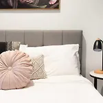 Swanston Central Apartment@Cbd