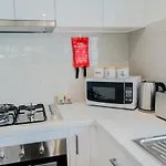 U101 Brunswick Living First Floor Balcony Close To Apt And Cbd Free Wifi Tram At Doorstep