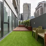 ☆Of Southbank☆Light Filled Apartment☆Huge Private Terrace With City Views☆Parking☆Pool☆Gym☆Wifi