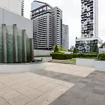 ☆Of Southbank☆Light Filled Apartment☆Huge Private Terrace With City Views☆Parking☆Pool☆Gym☆Wifi