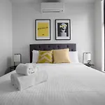 Elegant Stylish Living@Mooneeponds Wifi/Parking