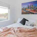 Glen Iris, Quiet Boutique 2 Bedroom Netflix, Wifi, Parking, Free Wine
