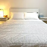 Elwood Apartments