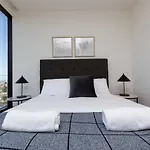 The Lively City 2Bed 2 Bath Apt @Footscray