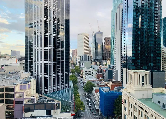 Melbourne Cbd Empire Apartment