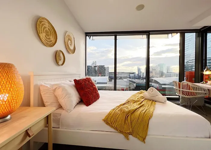 Cosy 2 Beds 2 Baths Apt With Car Park At Southern Cross