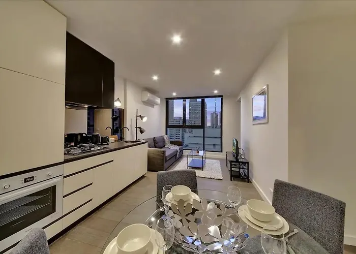 2Br Suites On Bourke, Perfect Location, Views
